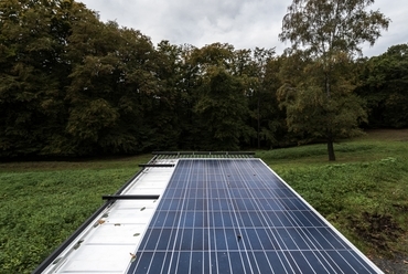 napelem - Furgonból mobilotthon - építész, fotó: Juhász Norbert