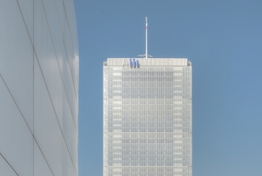 Torre Allianz - építészet: Arata Isozaki and Andrea Maffei Architects - fotó: Jean-Michel Byl