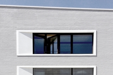 Homlokzati részlet - Hessenwaldschule - építészek: Alexander Vohl, Camilo Hernandez - fotó: wulf architekten