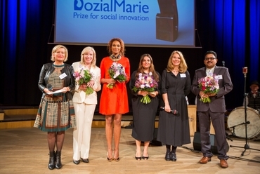 SozialMarie 2017 Fővédnökség (balról): Wanda Moser-Heindl, Iveta Radičová, Lejla Abbasová, Junghaus Tímea, Augustin (Prince) Pallikunnel - fotó: Maximilian Rosenberger, SozialMarie 2017, Unruhe Privatstiftung