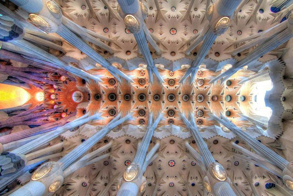 a Sagrada Familia boltozata - forrás: bbc.com
