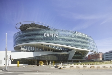 ÖAMTC-központ - építészek: Pichler & Traupmann Architekten - fotó: Roland Halbe