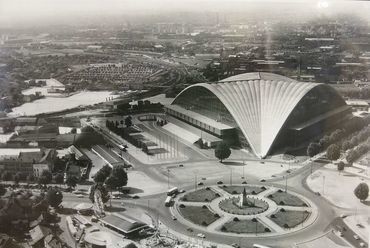 La Défense negyed első épülete - forrás: Wikipedia