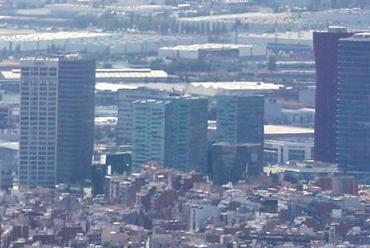 Barcelona toronyházainak látképe - forrás: Wikipedia 