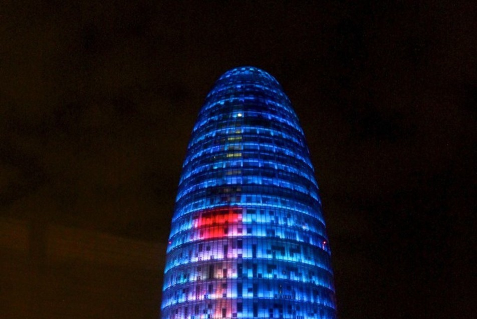 Torre Glòries - építész: Jean Nouvel és b720 Arquitectos - forrás: www.theculturetrip.com