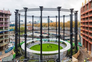 Gasholder Park, London - építész: Bell Phillips Architects - forrás: www.dezeen.com