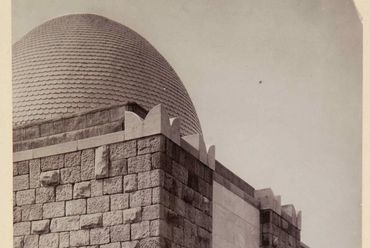 A szertartási épület hátsó homlokzata, 1907-1908 - fotó: Lajta Béla Virtuális Archívum