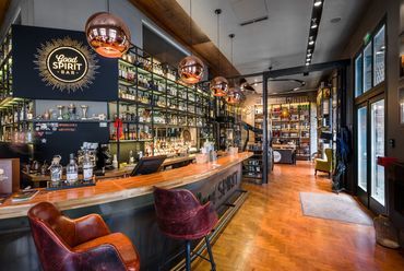 The GoodSpirit Whisky Bar - építész: Radnóczy Eszter  Szabó Csilla (este’r partners) - fotó: Tamás Pál