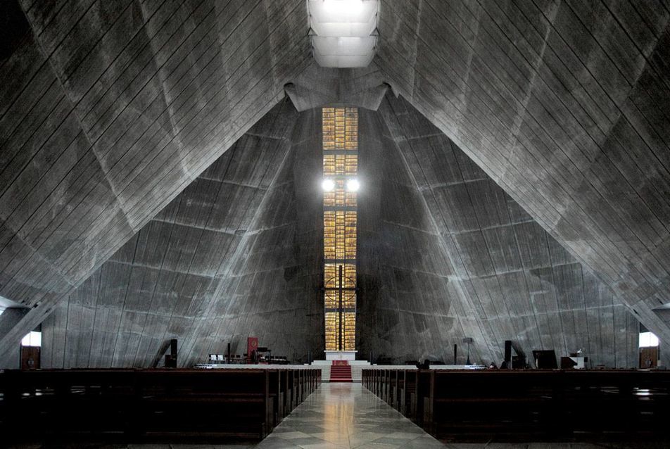 St Mary Cathedral, Tokió, 1964. - építész: Tange Kenzo - fotó: Zia Zhi