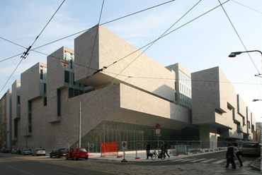 School of Economics, Luigi Bocconi Egyetem, Milánó - építész: Grafton Architects