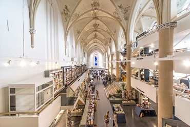 Könyváruház, Zwolle - építész: Jos Burger, Wouter Keijzer - fotó: Joop van Putten