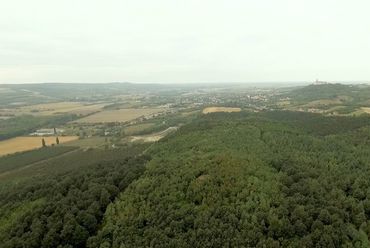 Erdei kápolna, Pannonhalma, Szent Imre-hegy - építész: Domokos Kázmér, Kaderják Eszter, Kéry Dorottya, Pongrácz Anna, Sebestyén Noémi Éva - fotó: Tóth Ákos