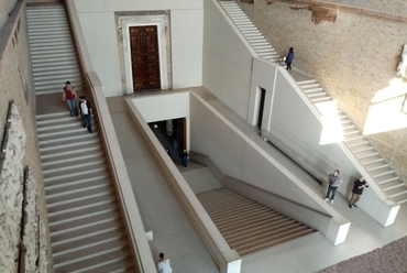 a berlini Neues Museum - fotó: Kovács Dávid