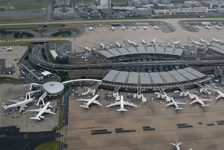 Paul Andreu avantgárd remeke: a Roissy repülőtér