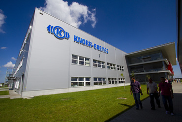 A KNORR-BREMSE Fékrendszerek Kft. gyárának új épülete