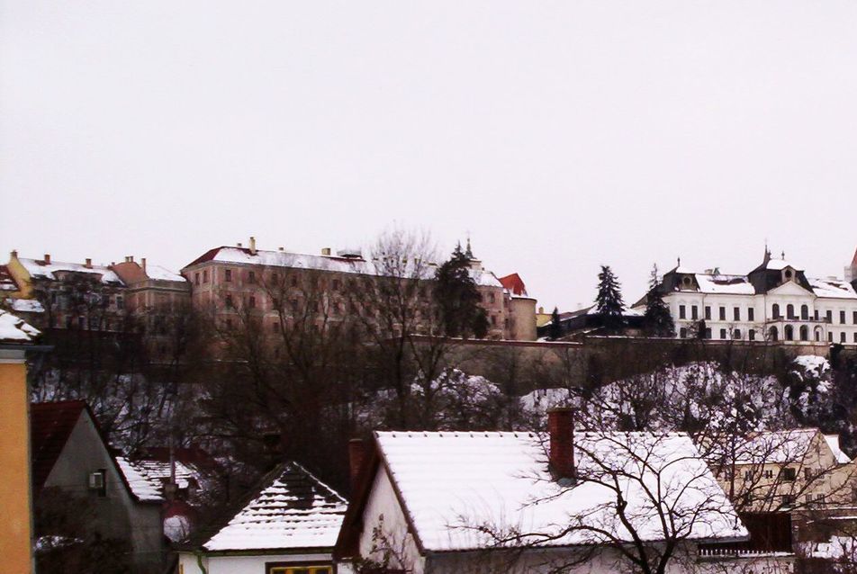 Veszprém várának téli látképe a Buhim-völgyből, forrás: Wikipédia Commons