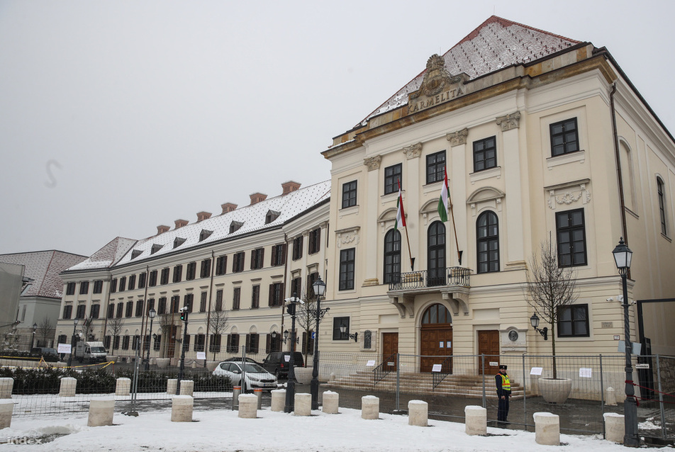 Lefestették a Karmelita épületegyüttes refektóriumának  késő barokk freskóit.