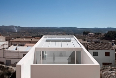 A ház a hegy felől - családi ház, Ayora, Valencia - építész: Fran Silvestre