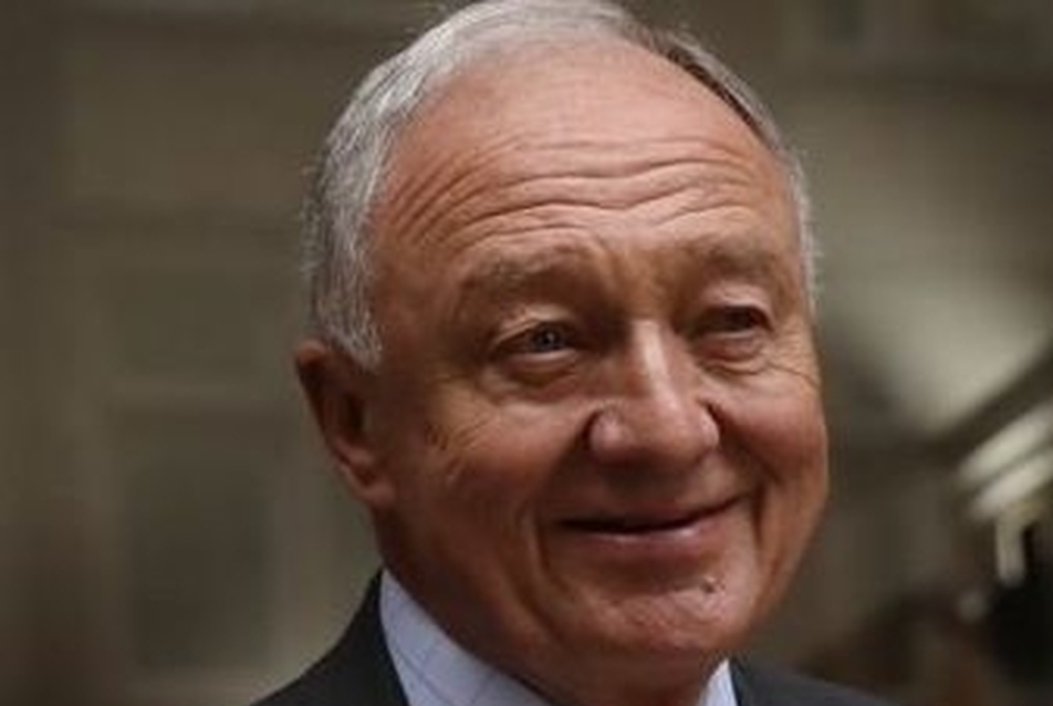 Ken Livingstone London polgármestereként (2000-2008) a városi közlekedés tűrhetetlen állapotát vette célba. 