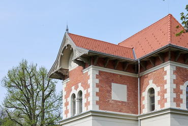 Haris Park rendezvényhelyszín és étterem, Tervezők: Kovács Márton,Göcsei Sándor, Belsőépítészek: Somlai Design Studio,  GA Design Budapest, Kert és tájtervezés: Geiger Nóra, Fotó: Darabos György