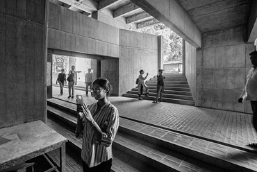 Balkrishna Doshi: Építészeti Iskola, Centre for Environmental Planning and Technology, Ahmedábád, 1968. Fotó © Vinay Panjwani India
