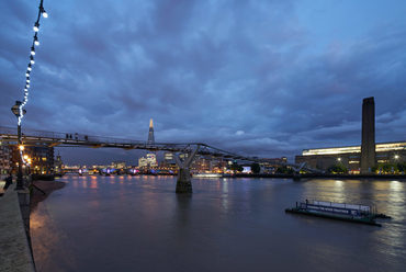 A Millennium híd korábban. Forrás: illuminatedriver.london