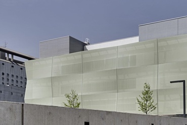 Müncheni Egyetem Oktató Kórházának Sebészeti Központja, Tervezők: Ludes Architekten, Forrás: Alukönigstahl