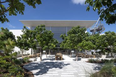 Apple Aventura Store, Miami - építész: Foster and Partners - fotó: Nigel Young