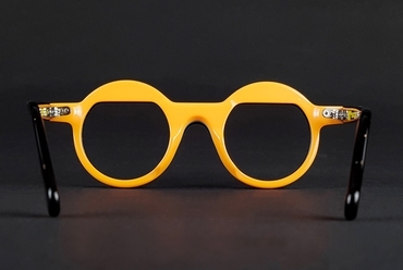 A Tipton és az Octogon közös szemüvegkollekciója a Bauhaus 100. évfordulójára. Tervező: Hukaya Simon. Fotó: Tipton Eyeworks