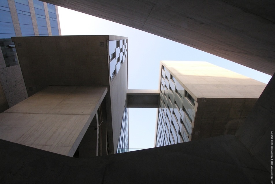 Luigi Bocconi Egyetem - építész: Grafton Architects