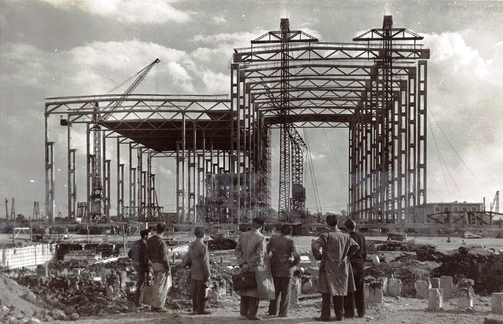 A tiszapalkonyai hőerőmű vasbeton tartószerkezetének kivitelezése. Mátrai Gyula, Pászti Károly, Bereczki László, Vasek László, 1952–1957. Forrás: (Magyar) (Ipari) Építészetért Alapítvány – IPARTERV Fotóarchívum