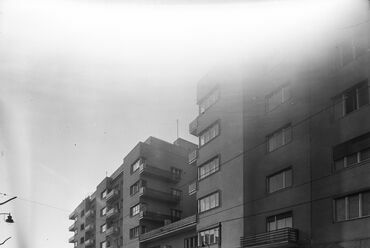 A Dunapark ház együttese a Pozsonyi út felől, Budapest, XIII. ker., Pozsonyi út 38-42. (Szent István park 27-29.), építész: Hofstätter Béla és Domány Ferenc, 1935–1936 © MÉM MDK Magyar Építészeti Múzeum, fotó: Seidner Zoltán, 1936 körül