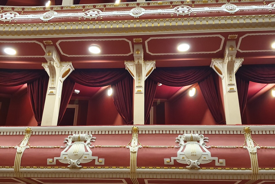 A Csiky Gergely színház dekortextíliái