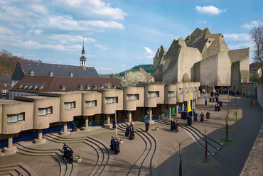 Gottfried Böhm: Mária, Béke Királynője zarándoktemplom, Neviges, 1963–68. Fotó: Inge und Arved von der Ropp / Irene und Sigurd Greven Stiftung, 1976 körül