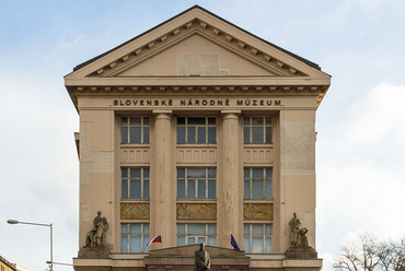 A pozsonyi Szlovák Nemzeti Múzeum Harminc által tervezett épülete. Fotó © CEphoto, Uwe Aranas