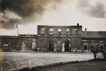 A háborúban megsérült győri pályaudvar romjai. Kép: Magyar Nemzeti Levéltár, Tamáska Máté közreműködésével 
