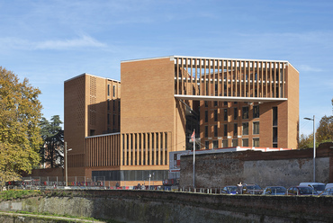 Grafton Architects: Université Toulouse 1 Capitole, Toulouse, Franciaország, 2019. Fotó: Dennis Gilbert, a Pritzker Architecture Prize jóvoltából