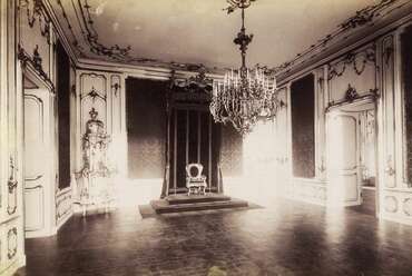 A királyi palota trónterme, 1890 után (az 1891–1905 közötti bővítés előtt). Fortepan / Budapest Főváros Levéltára. Levéltári jelzet: HU.BFL.XV.19.d.1.07.121