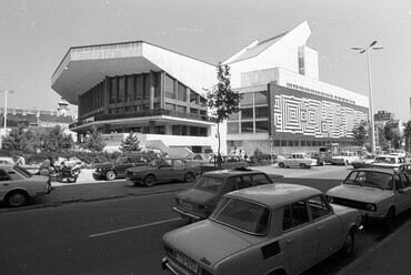 Győr, a Nemzeti Színház 1987-ben. Fotó: Fortepan, adományozó: Lechner Tudásközpont / VÁTI