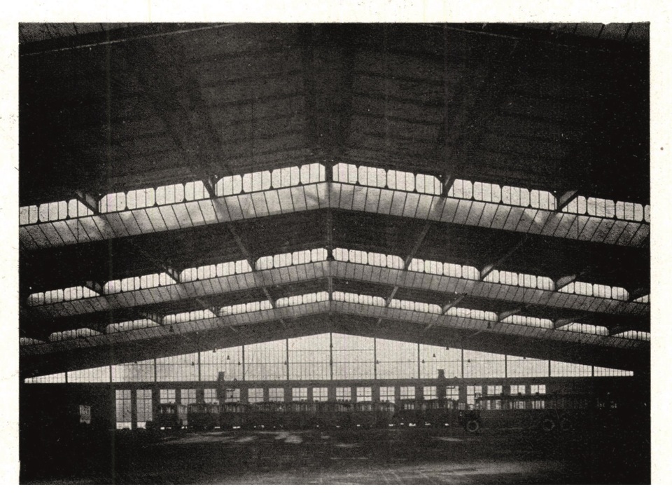 A Szent Imre autóbuszgarázs – ma Récsei Center – a Tér és Forma első nemzetközi számában. TF 4 (1931) 7. 223