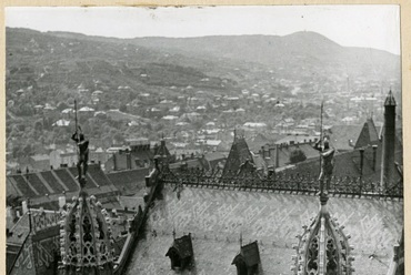 A Szentháromság téri főhomlokzat, Forrás: Fővárosi Szabó Ervin Könyvtár Budapest Gyűjtemény