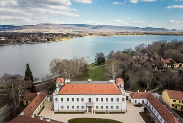 A tatai Esterházy-kastély turisztikai célú fejlesztése, Tervező: M Építész Iroda, 2020., Fotó: Pazirik Informatikai Kft.