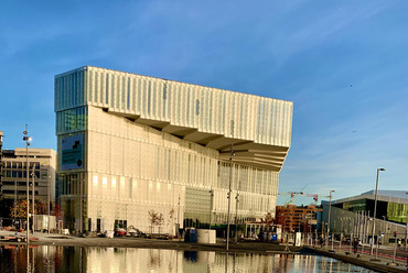 Deichman Bjørvika könyvtár, Oslo. Fotó: Nicholas Vogt, a Deichman Bjørvika hozzájárulásával.