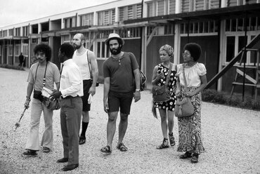 Egy ghánai utazás során készült fotó, Sharon Egretta Sutton jobbról a második.