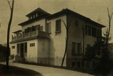 Budapest, Hűvösvölgyi út 85., 1913-ban, tervező: Jánszky Béla és Szivessy Tibor (Vasárnapi Újság, 1913/28., 548. o.)