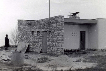 A nyaraló építkezés közben, 1959 körül. Fotó: Csaba László, forrás: a Csaba házaspár hagyatéka