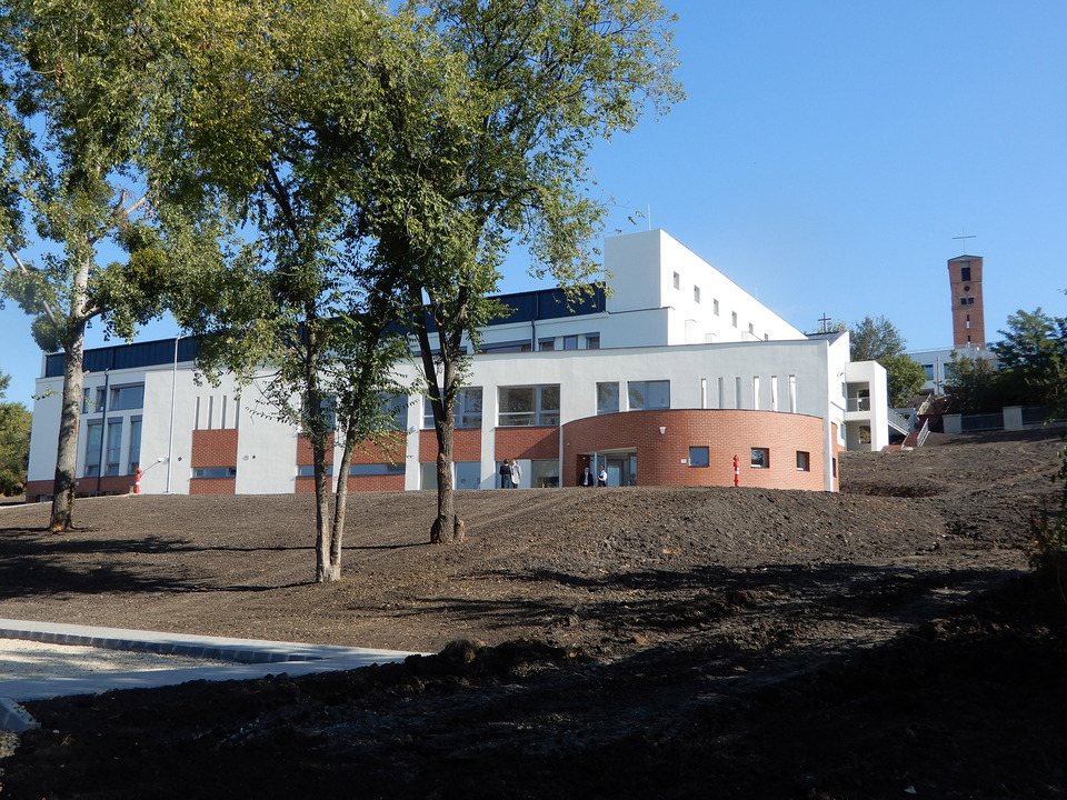 Közös Tér Központ Multifunkcionális Csarnok, Miskolc. Vezető tervező: Kulcsár Attila DLA. Fotó: Kulcsár Attila DLA 