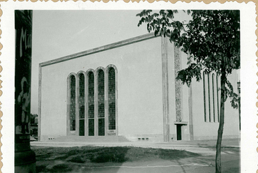 A lágymányosi zsinagóga az átadás idején, 1936 körül. Archív fotó: Novák Ede hagyatéka, Novák Mária tulajdona