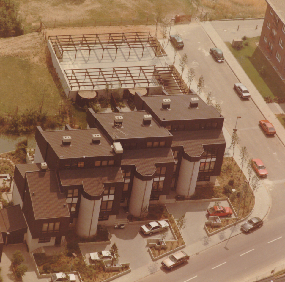 Büderichi társasház és iroda, Meerbusch, Németország, 1980, Szörényi–Parun
