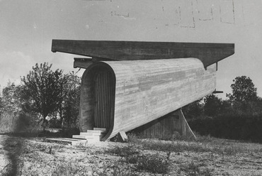 A szombathelyi csillagvizsgáló, 1967-68., Kép forrása: Őry Júlia, A Zalotay-sztori. Helyzetjelentés és tervek A Zalotay-rajzmappa egy oldala, a szombathelyi csillagvizsgáló rajzával és fényképével című írása az Építészfórumon